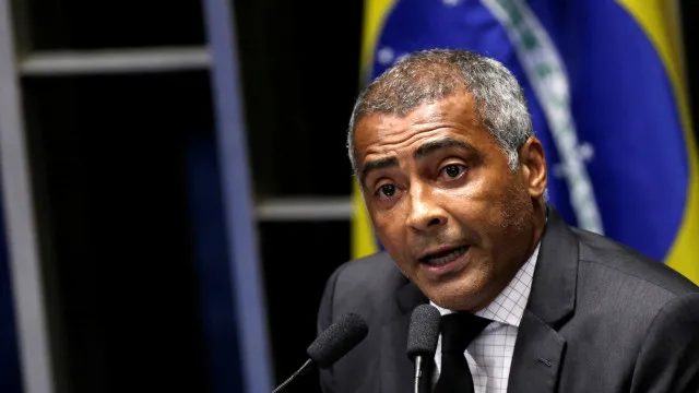 Romário mantém mandato no Senado enquanto comenta Copa do Mundo