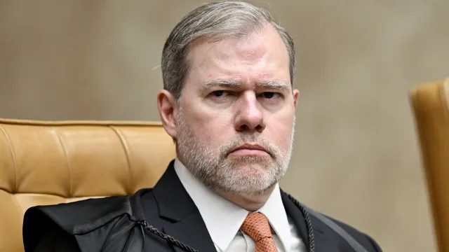 Dias Toffoli assume cargo no TSE e ressalta papel da Justiça nas eleições