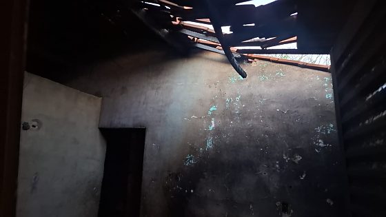 Incêndio criminoso é investigado após residência ser destruída no bairro Vila Nova, em Cáceres