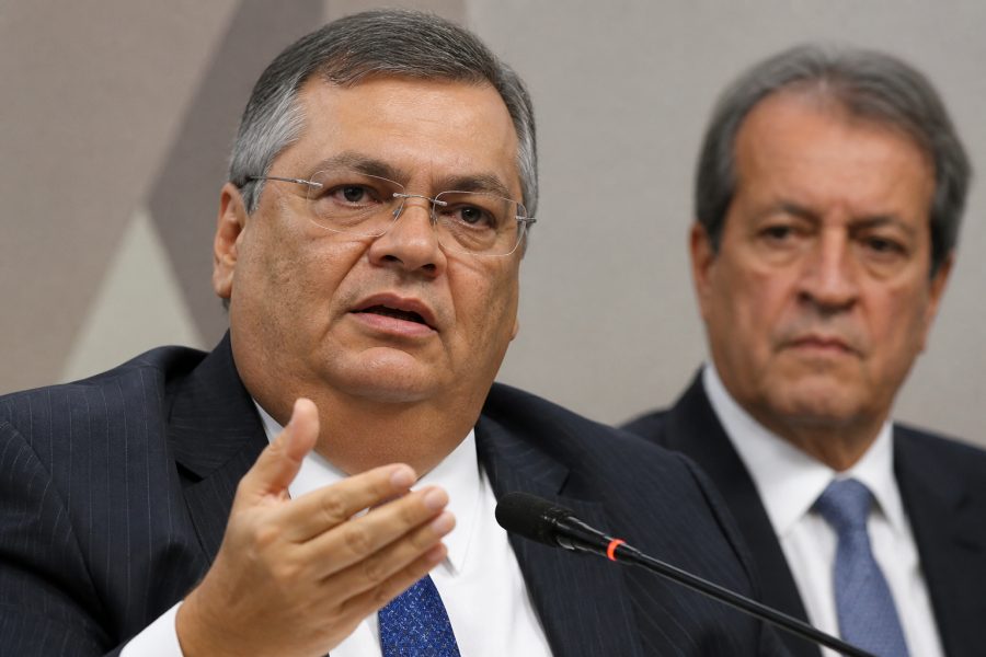 Ministro Flávio Dino solicita bloqueio de R$ 119 milhões de Valdemar