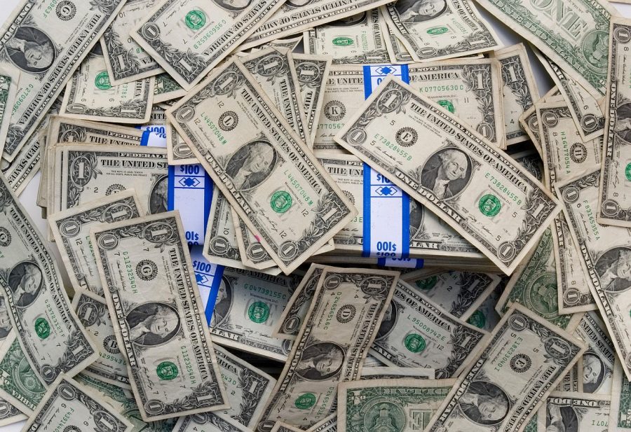 Dólar sobe e fecha aos R$ 5,152; Ibovespa cai 0,25%