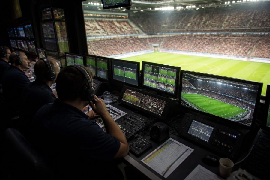 Copa sem Brasil: Globo, SBT e Cazé TV lucram com novas oportunidades publicitárias