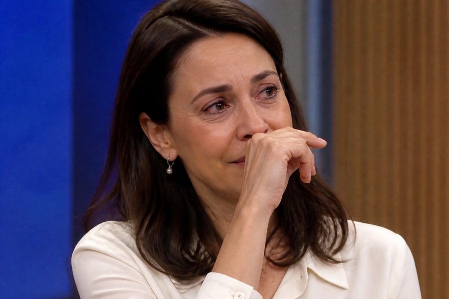 Cecília Malan se emociona ao homenagear Renato Machado na Globo
