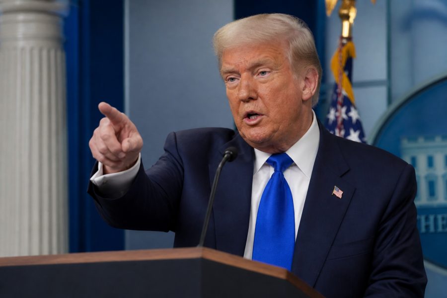 Trump afirma que Irã aceitou acordo nuclear antes de ataques no Golfo