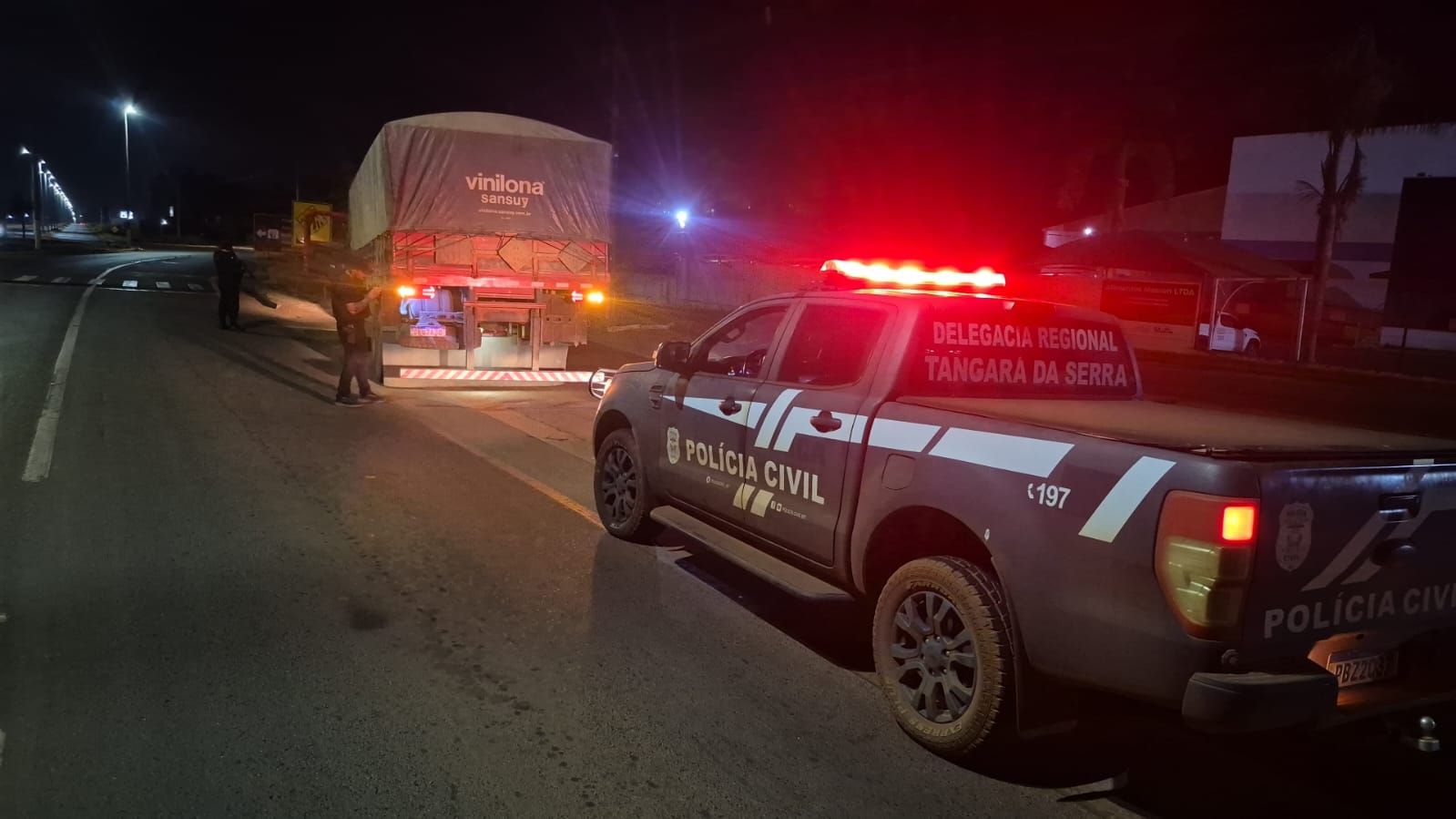 TRÁFICO DE DROGAS: Polícia Civil apreende 23 tabletes de entorpecentes escondidos em pneu de caminhão em Tangará da Serra